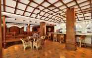 Bar, Cafe and Lounge 2 Radisson Blu Resort Goa Cavelossim Beach