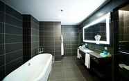 Toilet Kamar 7 Novotel Guiyang Downtown