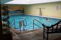 Swimming Pool Oliver Cromwell Hotel