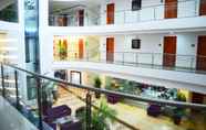 Lobi 3 Hotel Atrium Plaza