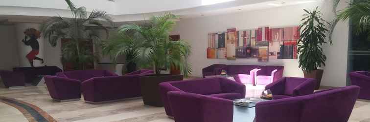 Lobi Hotel Atrium Plaza