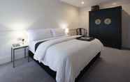 Bilik Tidur 3 Burbury Hotel & Apartments