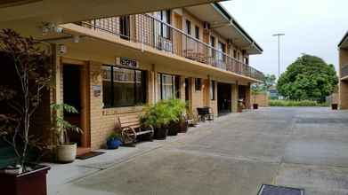 Bangunan 4 River Street Motel