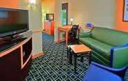 Common Space 7 Fairfield Inn & Suites by Marriott Harrisburg West