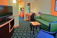 Common Space Fairfield Inn & Suites by Marriott Harrisburg West