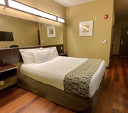 Bedroom 6 SureStay Plus Hotel by Best Western Buckhannon