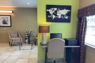 Lobby SureStay Plus Hotel by Best Western Buckhannon