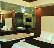 Kamar Tidur 5 Surfside Motel