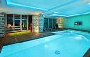 Swimming Pool 2 Mikro Papigo 1700 Hotel & Spa