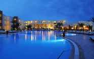 Swimming Pool 2 Hotel Green Palm
