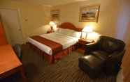 Bedroom 3 Travelodge by Wyndham North Battleford