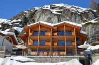 Exterior Mountain Exposure Luxury Chalets & Penthouses & Apartments