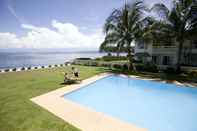 Swimming Pool Madang Lodge Hotel