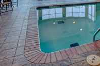 Swimming Pool Hilton Garden Inn Tulsa Midtown