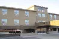 Exterior Super 8 by Wyndham Saskatoon Near Downtown