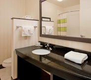 In-room Bathroom 5 Fairfield Inn & Suites Kearney