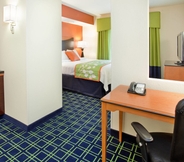 Bedroom 6 Fairfield Inn & Suites Kearney