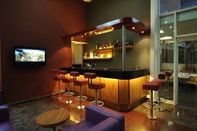 Bar, Cafe and Lounge Suite Hotel Merlot