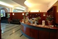 Lobi Hotel Rovira