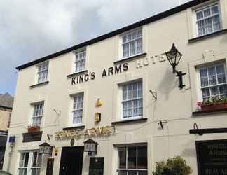 Exterior 2 King's Arms