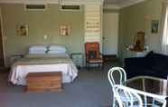 Kamar Tidur 3 Somersal Bed & Breakfast