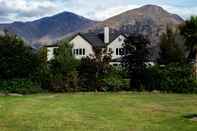 Exterior Queenstown Country Lodge