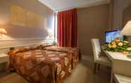 Bedroom 5 Euro Hotel