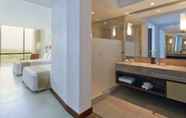 In-room Bathroom 4 Holiday Inn Cartagena Morros, an IHG Hotel