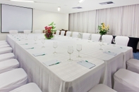 Functional Hall Holiday Inn Cartagena Morros, an IHG Hotel