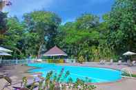 Kolam Renang Bay View Resort and Premier Resort