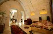 Kamar Tidur 3 Roma Cave Suite Hotel