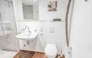 Toilet Kamar 5 Weinhotel Ayler Kupp