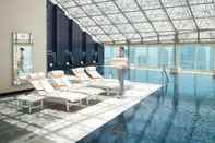 Swimming Pool InterContinental Doha The City, an IHG Hotel