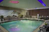 Swimming Pool SpringHill Suites by Marriott Toronto Vaughan