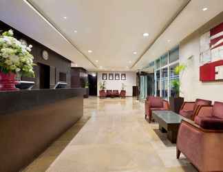 Lobi 2 Ramada by Wyndham Abu Dhabi Downtown