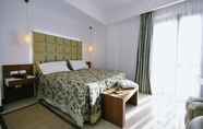 Bedroom 2 OC Hotel
