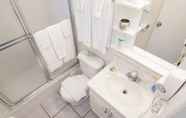 Toilet Kamar 7 Hollywood Sunrise