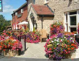 Exterior 2 The Walnut Tree Inn