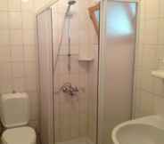 Toilet Kamar 7 Altin Camp & Park Hotel