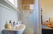 In-room Bathroom 7 Bendamere House Bed & Breakfast