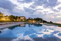 Swimming Pool Hôtel et Résidence La Réserve