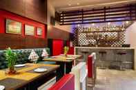 Quầy bar, cafe và phòng lounge Ramada by Wyndham Ajmer