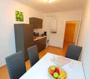 Bilik Tidur 3 CheckVienna – Apartment Reumannplatz