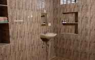 Phòng tắm bên trong 3 Chhotaram Prajapat Homestay