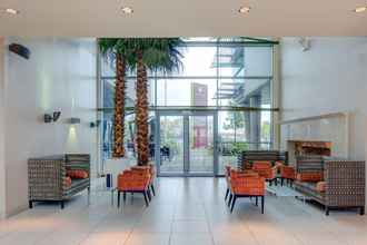 Lobby 4 DoubleTree by Hilton Hotel Newcastle International Airport