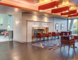 Lobby 2 DoubleTree by Hilton Hotel Newcastle International Airport