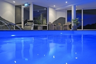 Swimming Pool Hotel Creusen