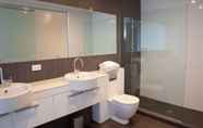 In-room Bathroom 5 Marina Apartments Element Escapes