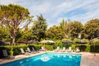 Swimming Pool Hôtel Le Petit Manoir