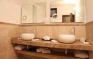 In-room Bathroom 6 Hotel Ristorante La Bastiglia